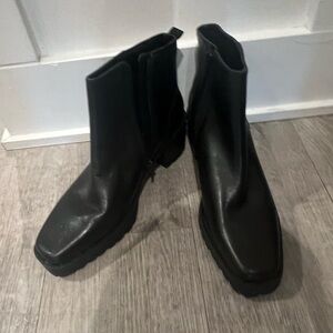 Black Andre Assous zip up bootie 8 New